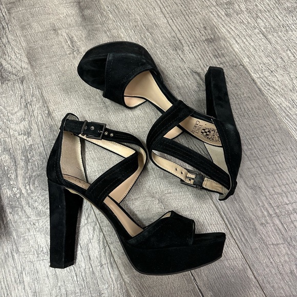 Vince Camuto heeled platform - Picture 4 of 7